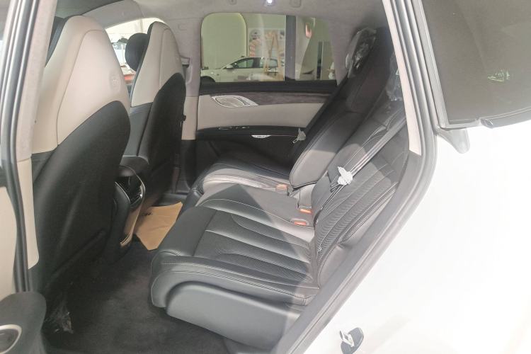 Used IM LS7 2023 90 kWh Elite Rear-Drive Version