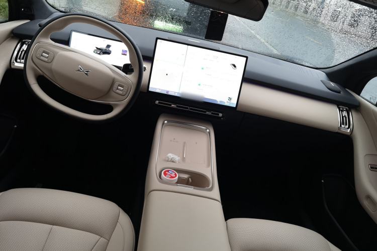 Used XPeng P7+ 2024 Long-Range Max Center Console