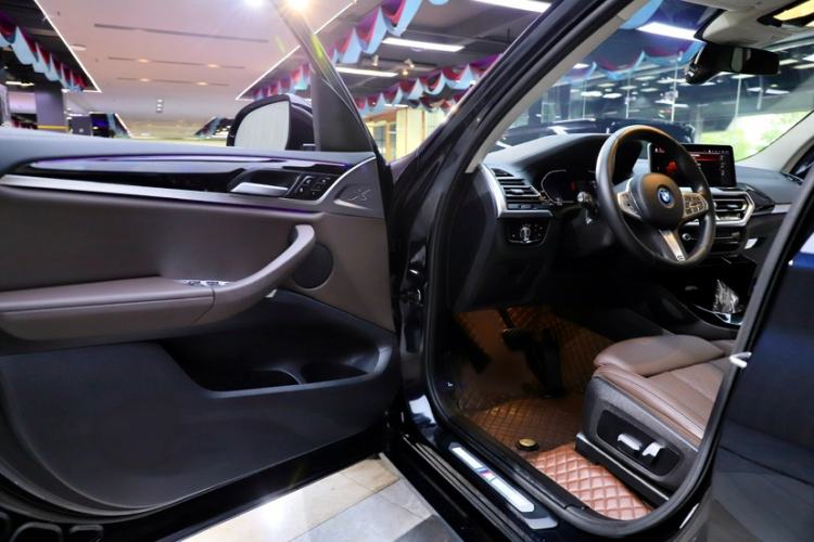 Used BMW iX3 2022 Leading Model Interior 9