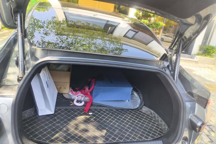 Used XPeng P7 2021 670G Trunk