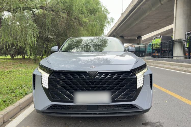 Used Venucia V 2021 260T Idol Edition
