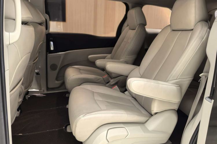 Used Buick GL8 2021 Land Cruiser Executive Class 652T Comfort Model
