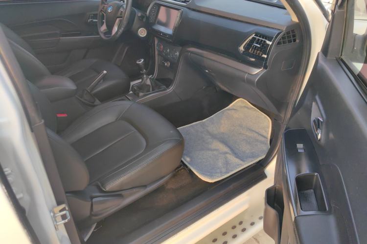 Used Great Wall Wingle 5 2017 2.0T European Version Diesel Two-Wheel Drive Elite Plus Big Double-Cab GW4D20D