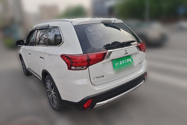 Used Mitsubishi Outlander 2016 2.4L 4x4 Elite Edition 5 Seats Rear Left 45 Deg