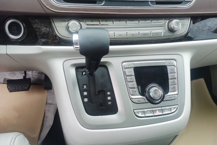 Used SAIC MAXUS G10 2016 2.0T Automatic Flagship Edition
