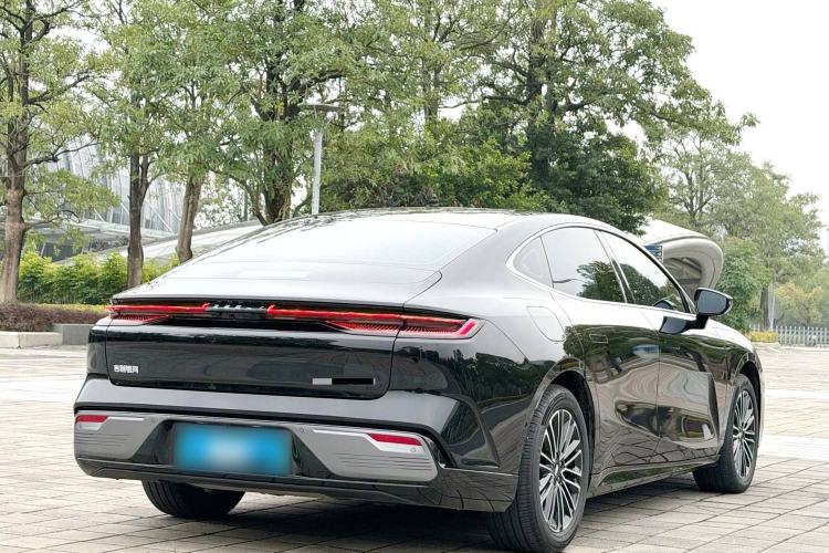 Used Geely Galaxy Galaxy 8 2025 130km EM-i Deluxe Edition