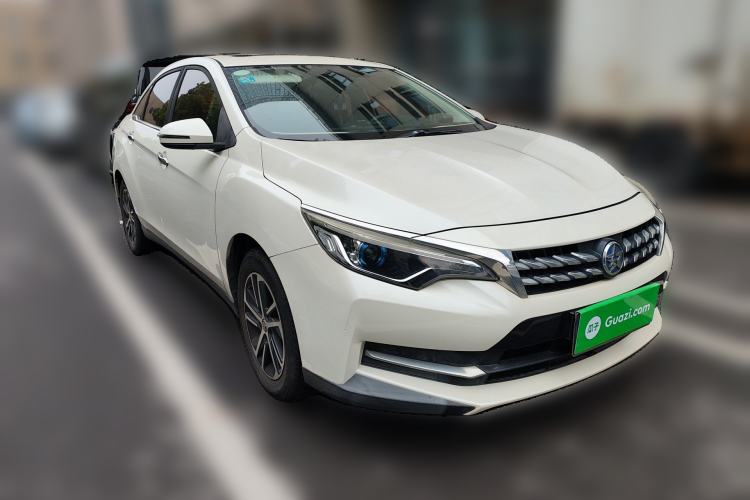 Used Venucia D60 2018 1.6L CVT Smart Connect Elite Edition Front Right 45 Deg