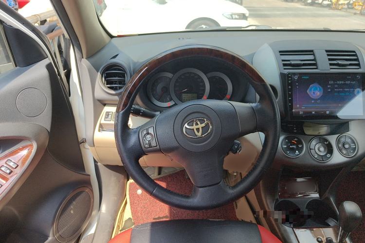 Used Toyota RAV4 2012 Luxurious Edition 2.0L Automatic All-Wheel Drive