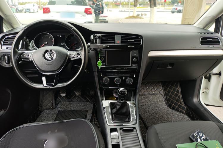 Used Volkswagen Golf 2018 1.6L Manual Fashion Edition
