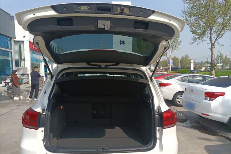 Used Volkswagen Tiguan 2016 280TSI Automatic Two-Wheel-Drive Silk Road Style Edition Trunk