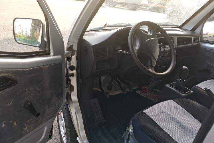 Used Wuling Zhiguang Small Truck 2020 1.2L Double Cab
