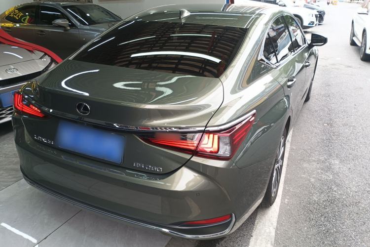 Used Lexus ES 2022 260 Excellence Edition Rear Right 45 Deg