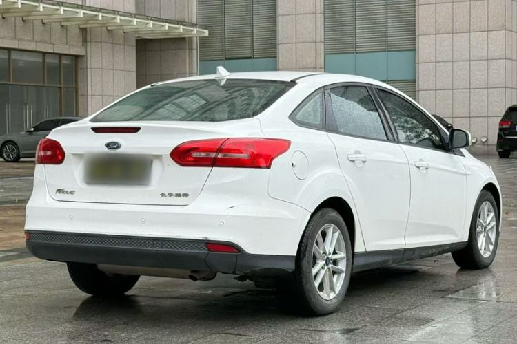 Used Ford Focus 2017 Sedan 1.6L Automatic Fashion Edition Smart Drive Version
