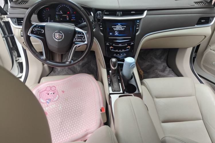 Used Cadillac XTS 2015 28T Comfort Model Center Console