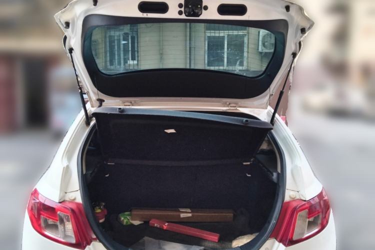 Used Geely Auto Classic Emgrand 2013 Hatchback 1.5L Manual Elite Model