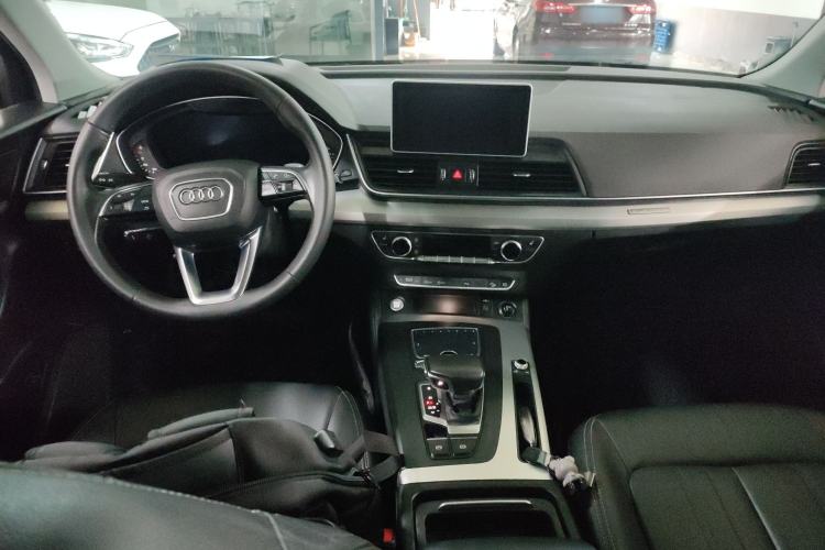 Used Audi Q5L 2020 Updated 40 TFSI Prestige Fashion Edition Center Console