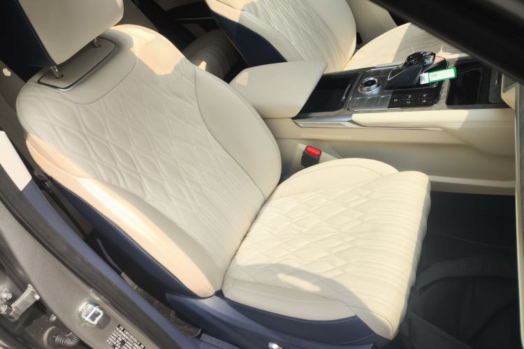 Used Tank 500 New Energy 2024 Hi4-T Right Front Seat