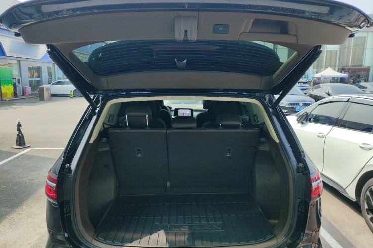 Used Volkswagen Viloran 2024 380TSI Premium Edition Trunk