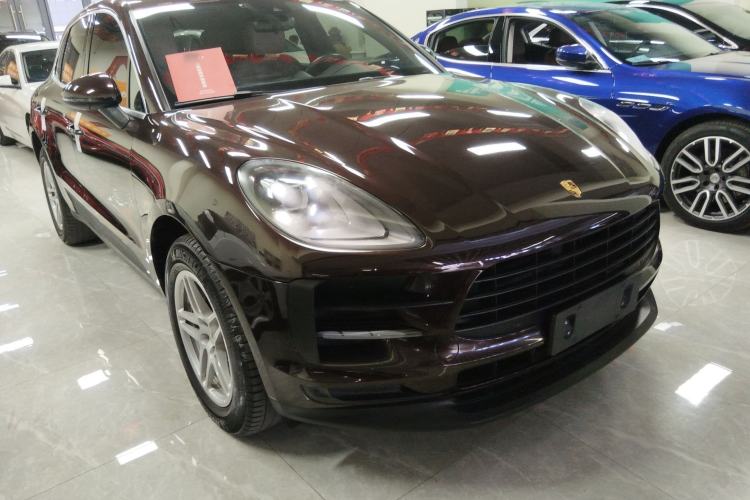 Used Porsche Macan 2018 Macan 2.0T Front Right 45 Deg