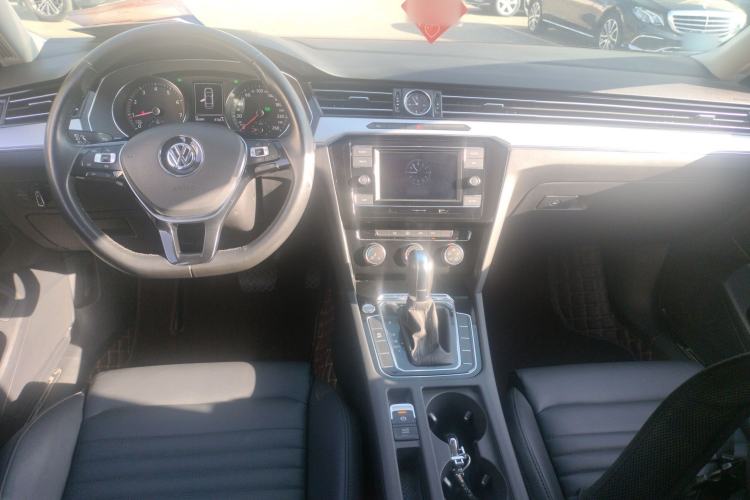 Used Volkswagen Magotan 2019 330TSI DSG Leading Model China VI Standard
