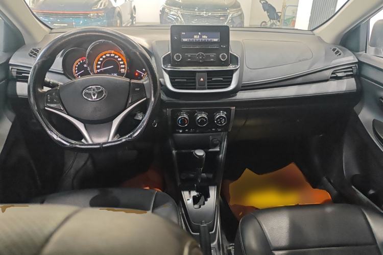 Used Toyota YARiS L Zhi Xuan 2022 X-Trail 1.5L CVT Leading PLUS Edition Center Console