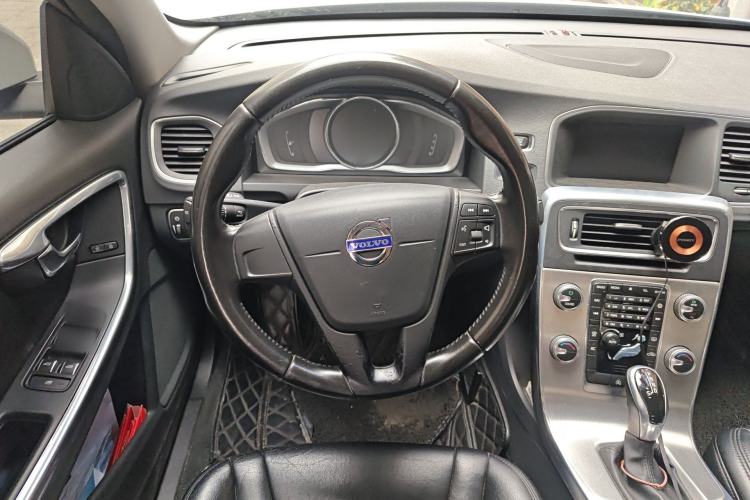 Used Volvo S60 2016 S60L T3 Smart Drive Edition Steering Wheel