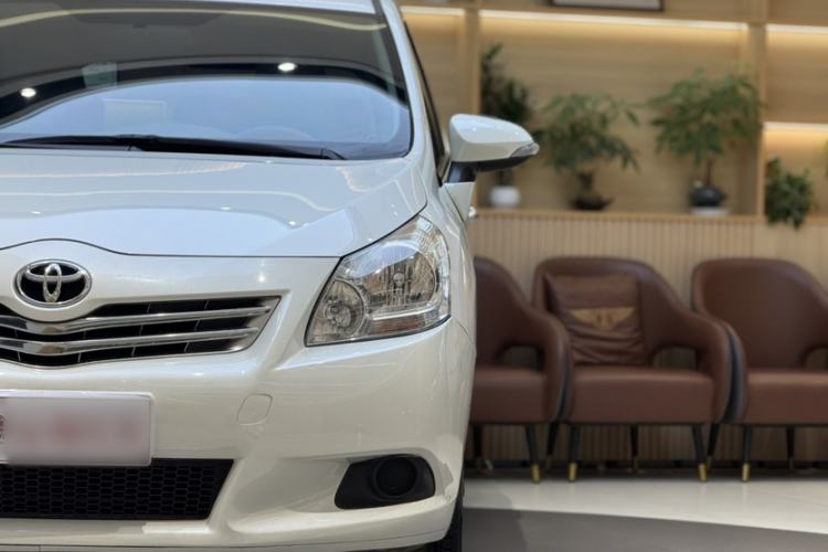 Used Toyota Verso 2014 Starlight 180E CVT Elite Edition
