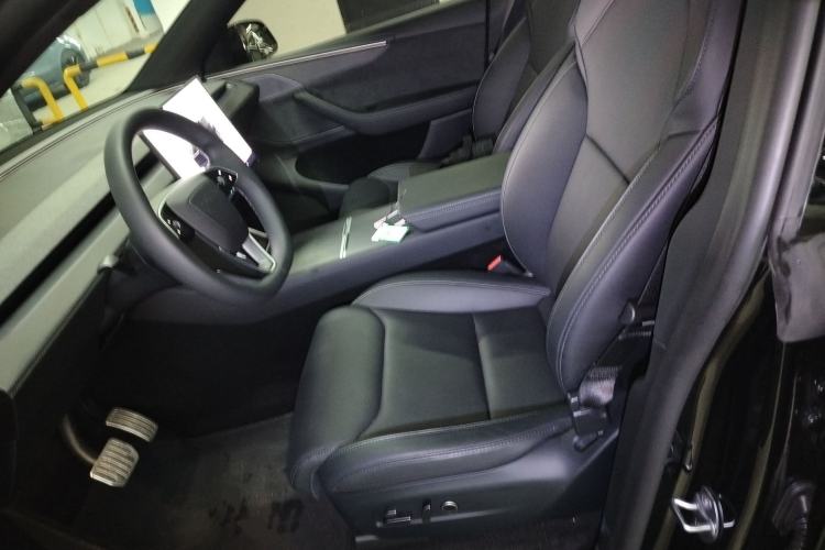 Used Tesla Model Y L 2025 Model Long-Range All-Wheel-Drive Version