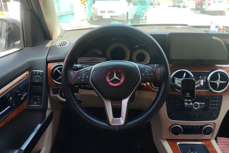 Used Mercedes-Benz GLK-Class 2013 GLK 300 4MATIC Dynamic Edition Steering Wheel