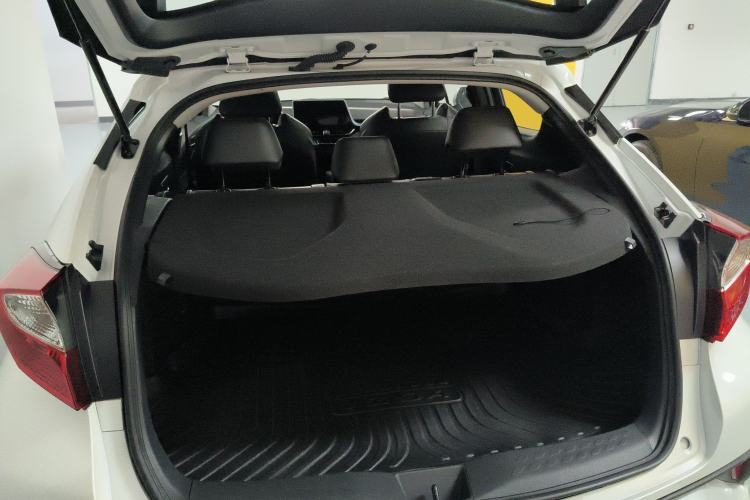 Used Toyota IZOA 2023 2.0L Enjoy Edition Trunk