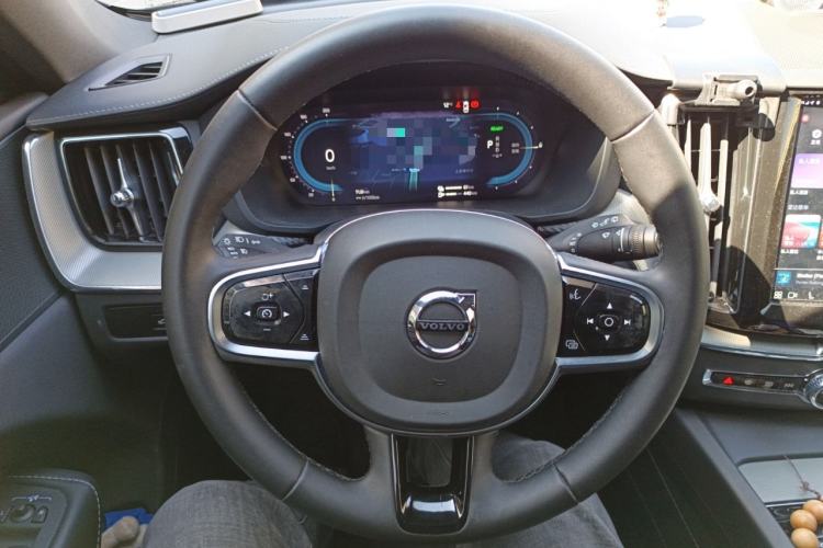 Used Volvo XC60 New Energy 2024 T8 Plug-in Hybrid Long-Range All-Wheel Drive Zhiyuan Polar Night Edition
