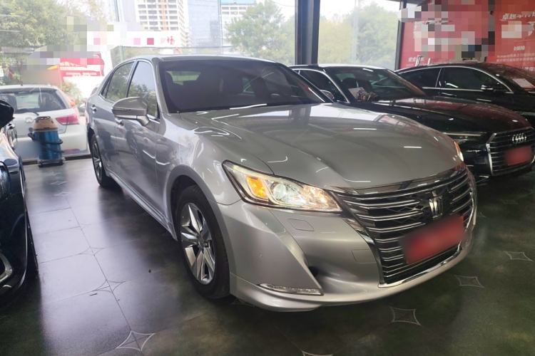 Used Toyota Crown 2015 2.0T Fashion Edition

