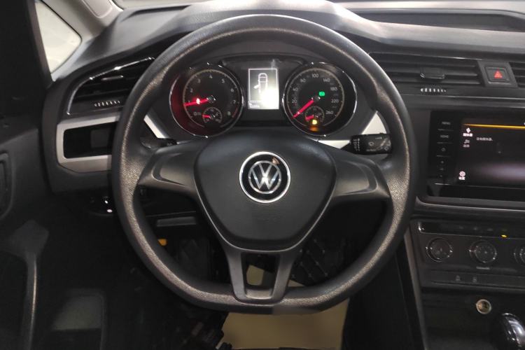 Used Volkswagen Touran 2021 Volkswagen Touran L 280TSI DSG Style Edition 7 Seats Steering Wheel