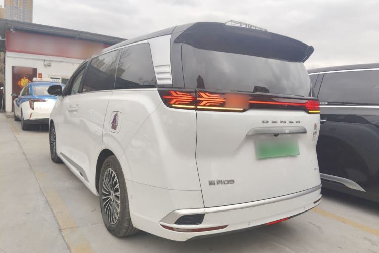 Used Denza D9 2022 EV 600 Four-Wheel Drive Flagship Model
