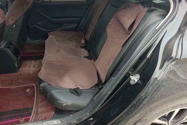 Used Volkswagen Magotan 2021 330TSI DSG 30th Anniversary Edition Left Rear Seat