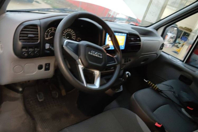 Used JMC Transit 2019 2.8T Commercial Version Short Wheelbase Mid-Roof 3-Seater China VI Standard JX493