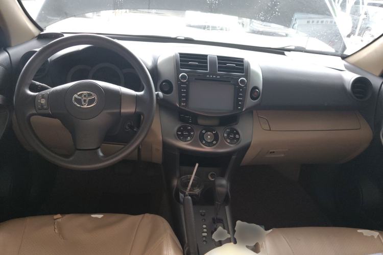 Used Toyota RAV4 2013 Special Edition 2.0L Automatic Classic Center Console