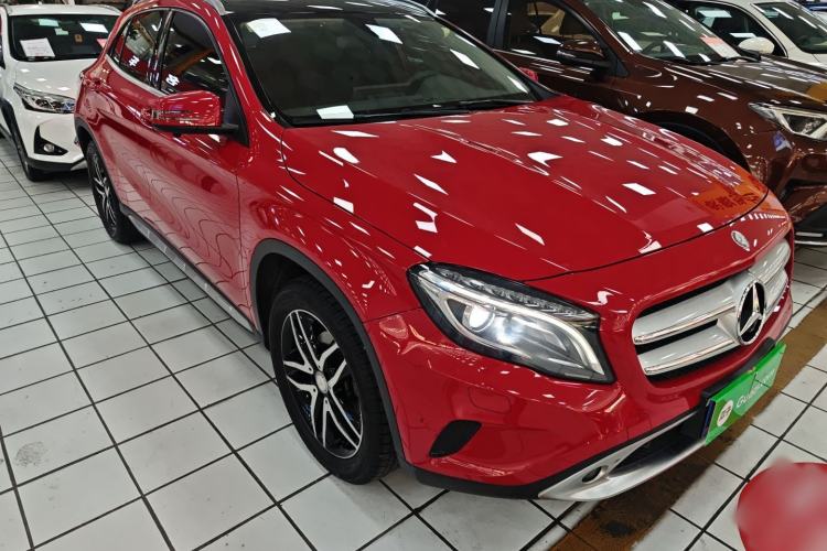 Used Mercedes-Benz GLA 2016 GLA 200 Fashion Model Front Right 45 Deg