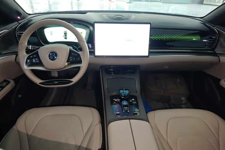 Used BYD Han 2024 EV Glory Edition 610 km All-Wheel Drive "Tian Shen Zhi Jia" Intelligent Driving Model
