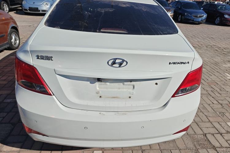 Used Hyundai Verna (older generation) 2014 1.4L Manual Smart GLS Trim
