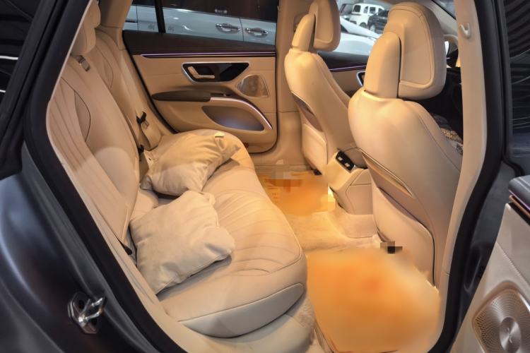 Used Mercedes-Benz EQS 2022 Updated Version 450+ Luxury Edition Interior 4