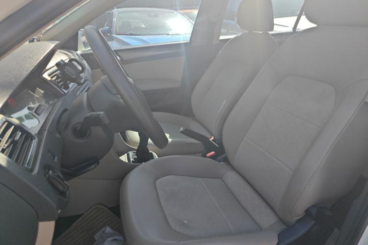 Used Volkswagen Santana 2013 1.6L Manual Comfort Edition Left Front Seat