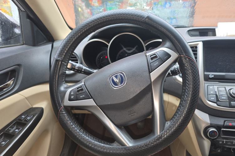 Used CHANGAN Eado 2015 1.6L Manual Luxury Model China IV Standard Steering Wheel