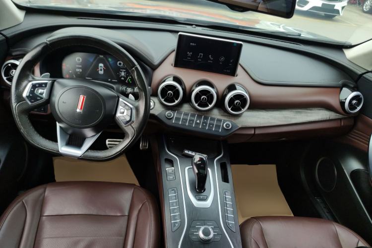 Used Wey VV7 2019 Upgraded Model 2.0T Flagship Version China VI
