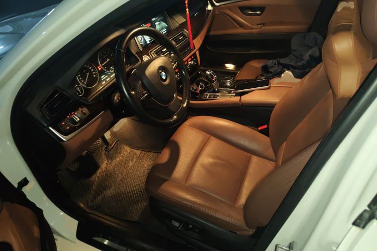 Used BMW 5 Series 2014 528Li Leading Model
