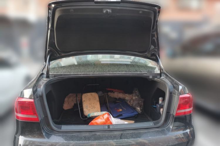 Used Volkswagen Magotan 2015 1.8TSI Luxury Model Trunk