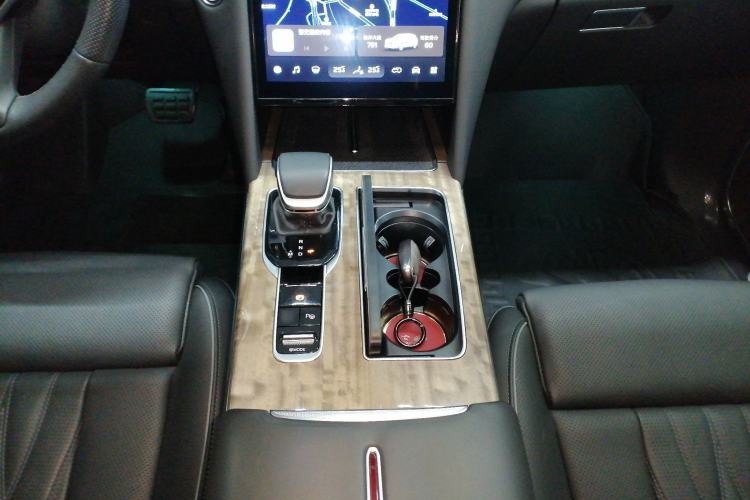 Used Hongqi HS7 2023 2.0T Automatic All-Wheel-Drive Flagship Edition Six Seats Gear Lever