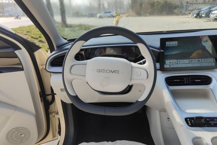 Used Geely Galaxy Geome 2025 410 km Free Version
