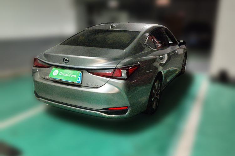 Used Lexus ES 2020 200 Excellence Edition Rear Right 45 Deg