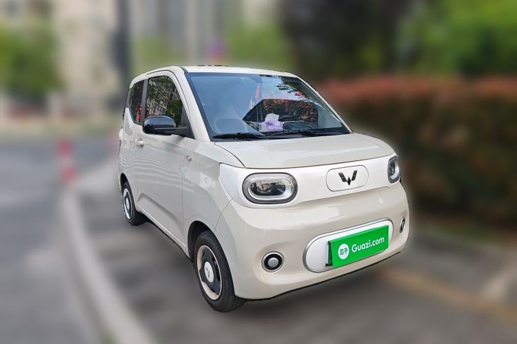 Used Wuling Hongguang MINIEV 2024 3rd Generation 215km Youth Edition Front Right 45 Deg